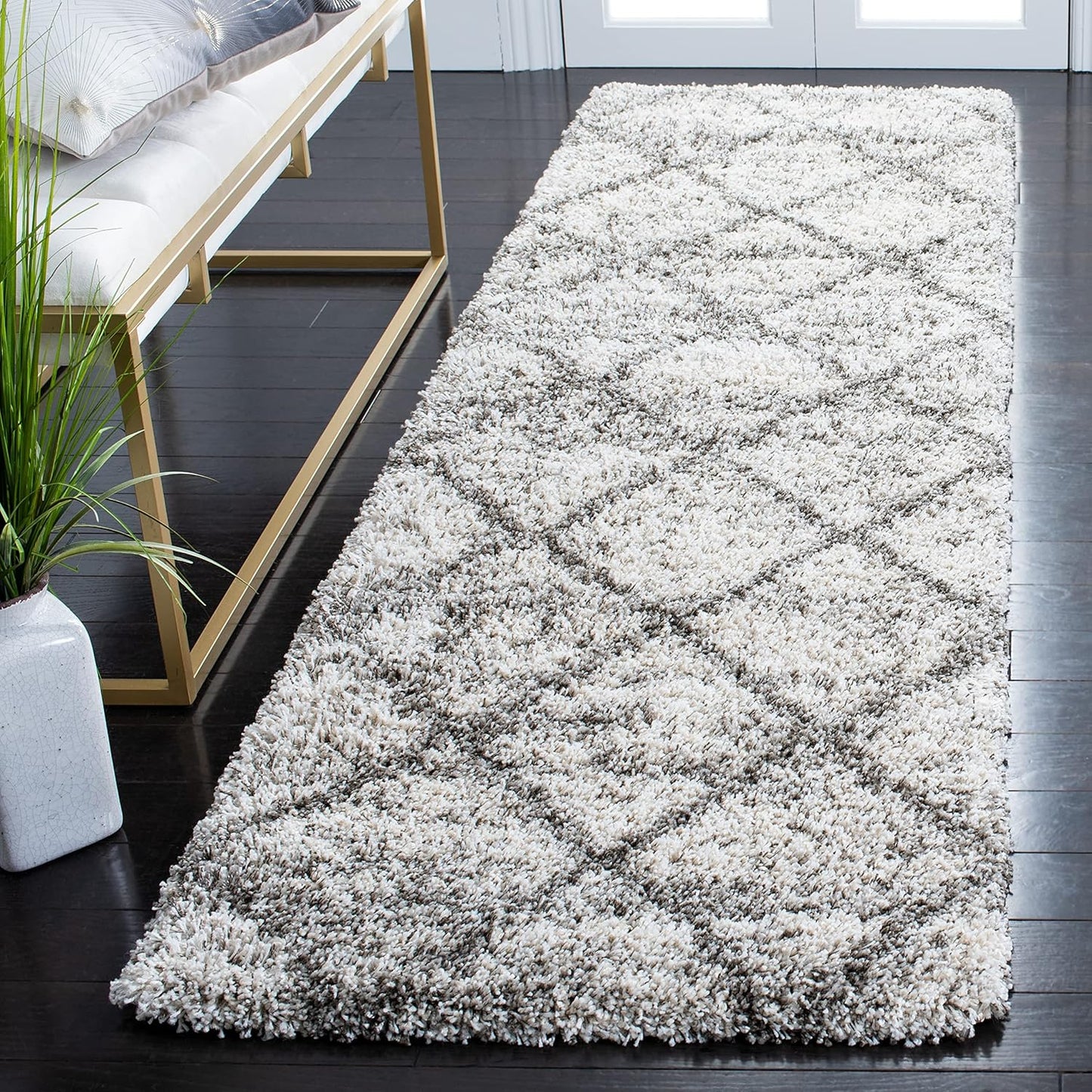 SAFAVIEH Hudson Shag Collection Area Rug - 7' Square, Beige & Ivory, Modern Trellis Design, Non-Shedding & Easy Care, 2-Inch Thick Ideal for High Traffic Areas in Living Room, Bedroom (SGH281S)