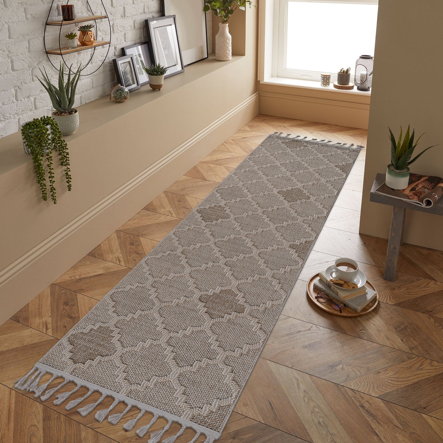 LOOM & LUXE Collection 2X8 Cream /Trellis Indoor/Outdoor Area Rug