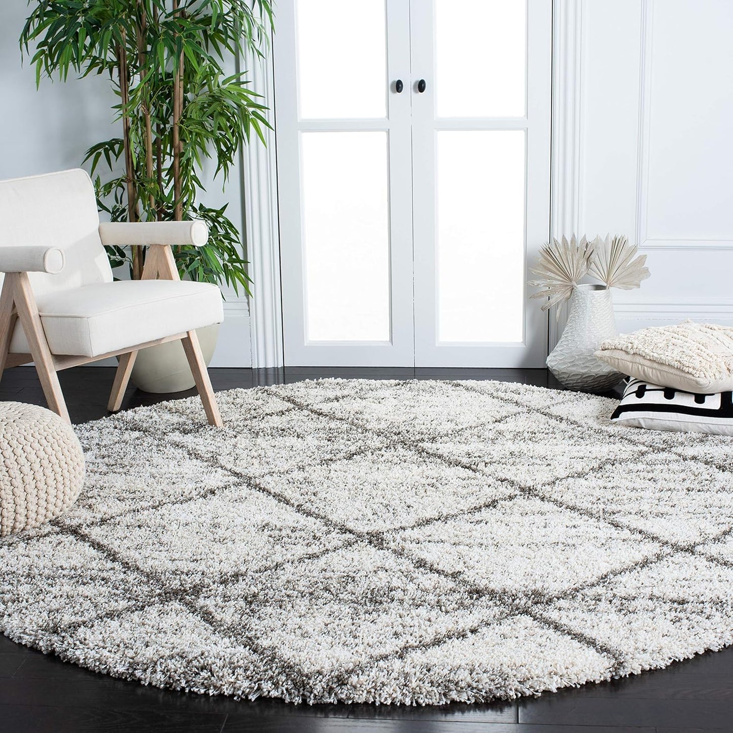 SAFAVIEH Hudson Shag Collection Area Rug - 7' Square, Beige & Ivory, Modern Trellis Design, Non-Shedding & Easy Care, 2-Inch Thick Ideal for High Traffic Areas in Living Room, Bedroom (SGH281S)