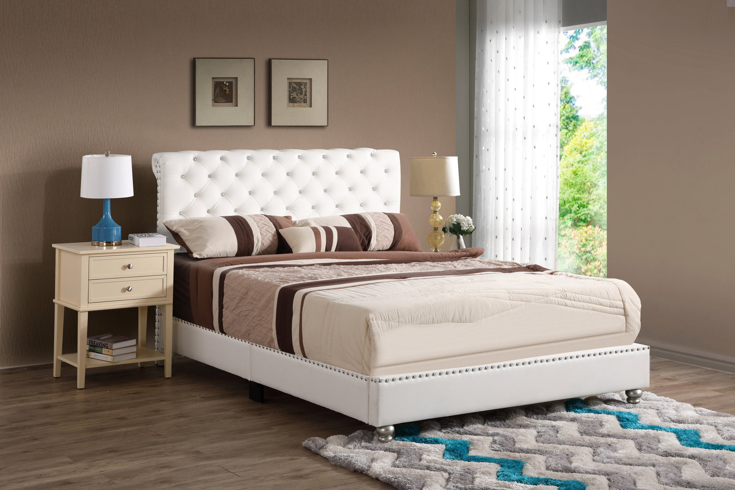 Elegant White Transitional Queen Bed For Comfort