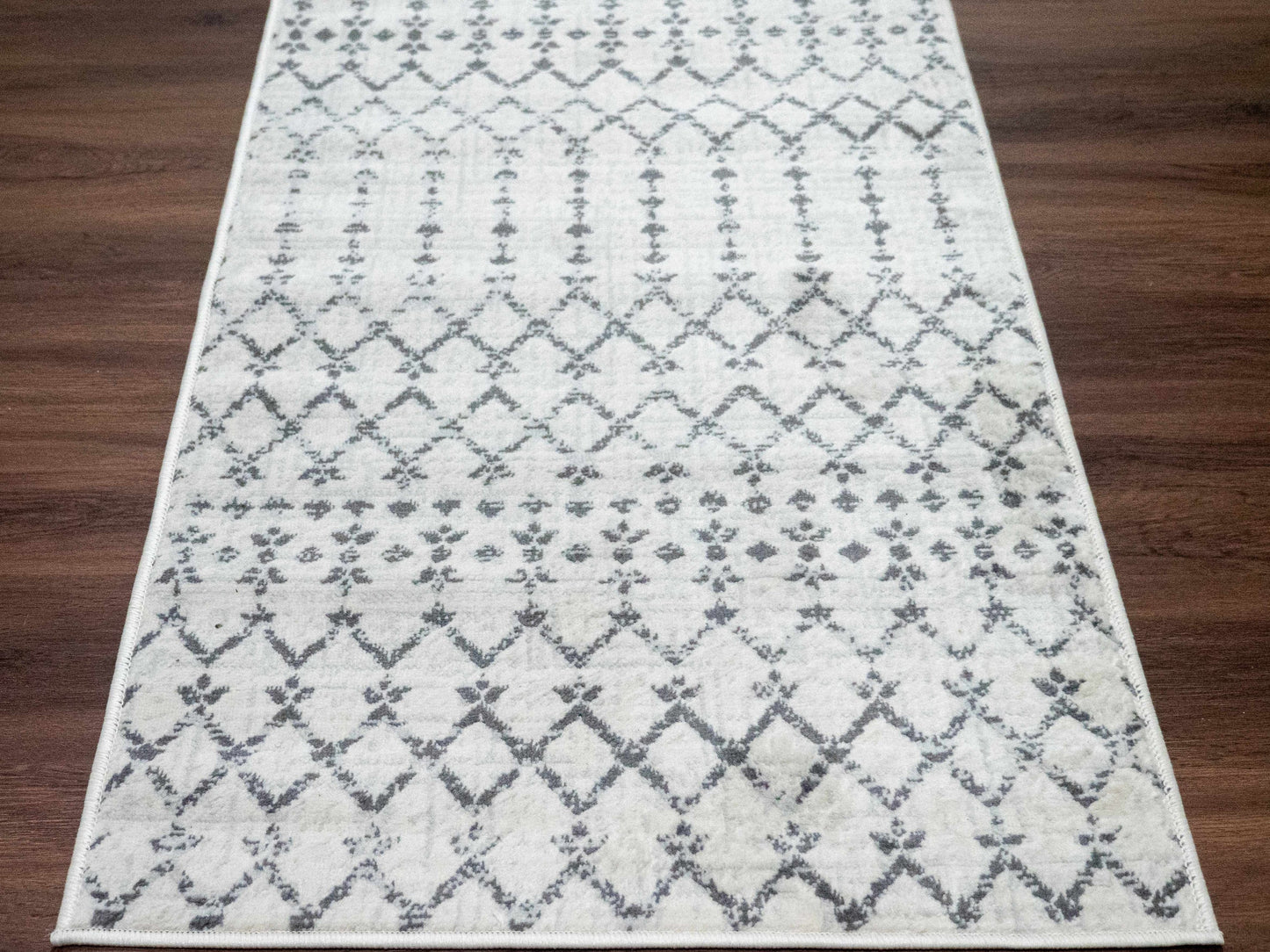 Tigri Aztec Ivory 2310 Area Rug - Clearance